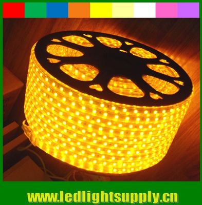 5050 مصابيح الشريط المترددة 220 فولت الصفراء التي تنبعث من 60LED / M