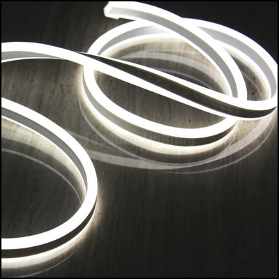 ضوء النيون الأبيض البارد 6500k LED ضوء النيون مزدوج الجانب 8.5 * 18mm الاستخدام الخارجي ضوء النيون المرن 12v