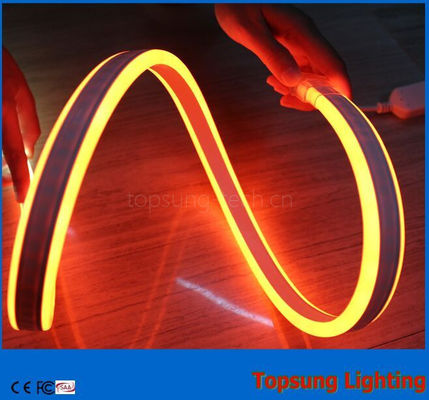 إضاءة Topsung 12v برتقالية 100m مصغرة مزدوجة الجانبين أدى حبل النيون شريط مضاد للماء 8.5 * 18mm الضوء